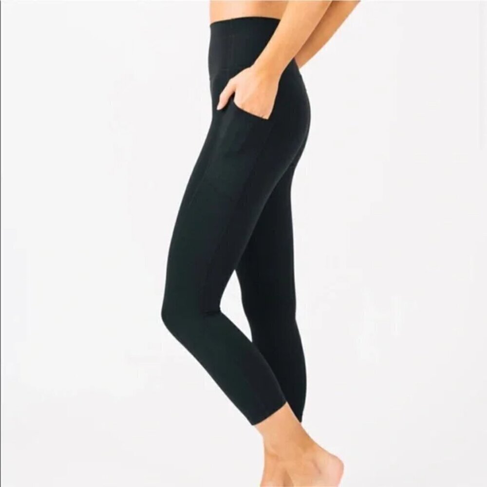 ZYIA ACTIVE Black Cropped Pocket Brilliant High Rise Leggings